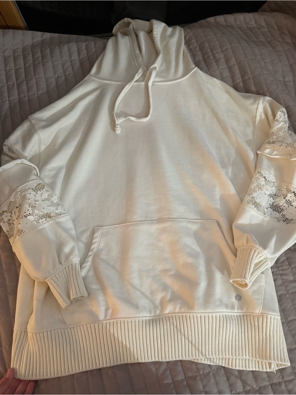 Women's Oversized Altard StateXS Ivory White Lace-Sleeve Hoodie
